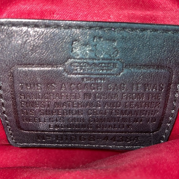 Leather crossbody bag - Picture 7 of 8